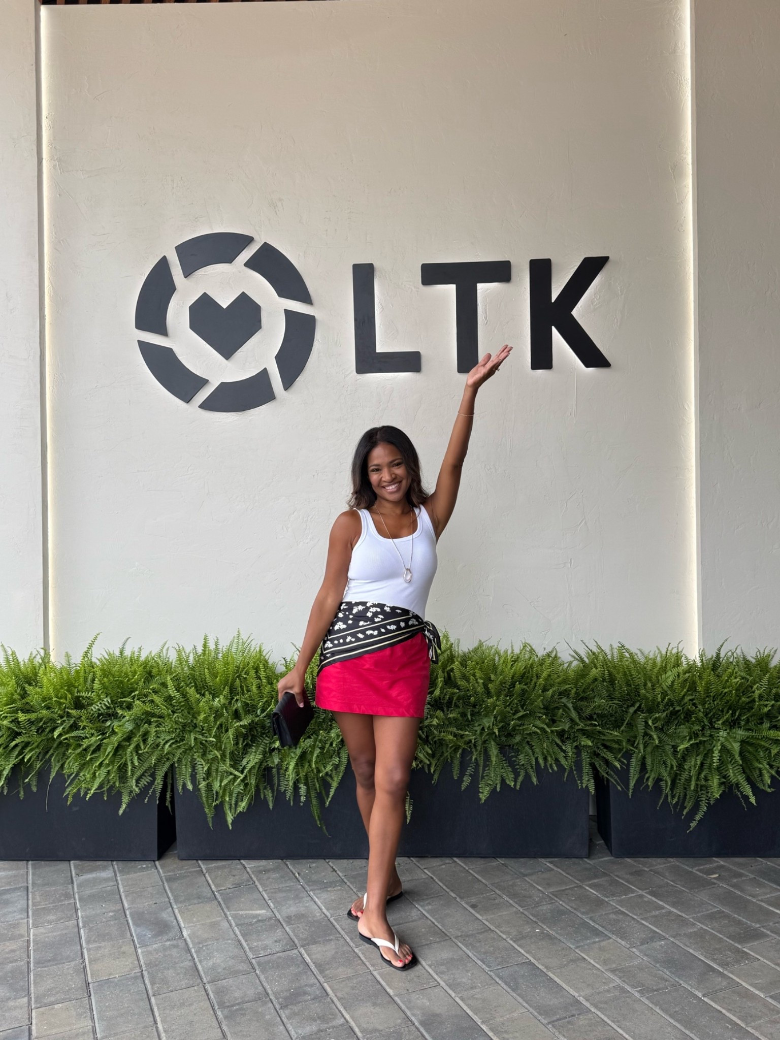 LTK Con photo outfit. Small in everything

#LTKootd #LTKgrwm #LTKOver40