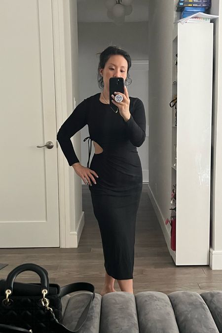 You know I love a cut-out long sleeve dress. This one’s from Target. Target style. I like the side slit detail and adjustable tie at the cut-out. Wearing an xxs. Returning because I don’t love the length. I wish it was either longer or shorter. I’m 5’2” for reference.

#LTKunder50 #LTKtravel #LTKitbag