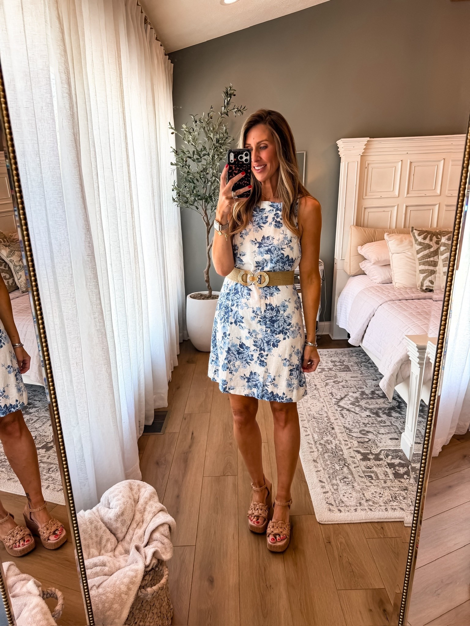 This one feels straight out of a summer daydream 💙The blue floral, the cinched waist, the easy fit… it’s one of those dresses that instantly looks polished without doing too much. Perfect for brunch, showers, or anything that calls for a little extra

floral dress, summer outfit, blue and white outfit, feminine style, brunch outfit ideas, themominstyle 

#LTKSeasonal #LTKOver40 #LTKMothersDay