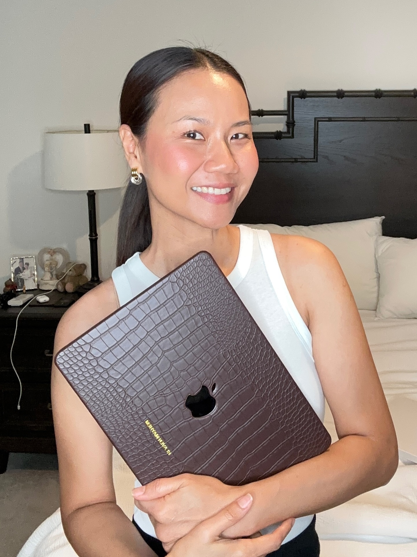 Effortless luxe 💼✨ Loving my new @heavenmayhem_  laptop case in rich croc texture — the perfect mix of style + function. And these gold-twist earrings? Just the right amount of chic to elevate any day. #HeavenMayhem #WorkInStyle #ChicAndFunctional