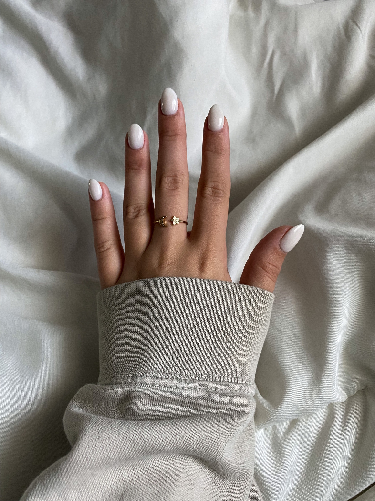 funny bunny off white almond nails 🤍

the perfect wedding nails!

#aesthetic #funnybunny #nails #nailpolish #naildesign #nailideas #nailinspiration #trendy #trendynailart #trendynails #summernails #summer #cutenaildesigns #whitenaildesigns #whitenails #almondnails #cozy #vibes #cozyvibes

#LTKwedding #LTKbeauty #LTKfindsunder50