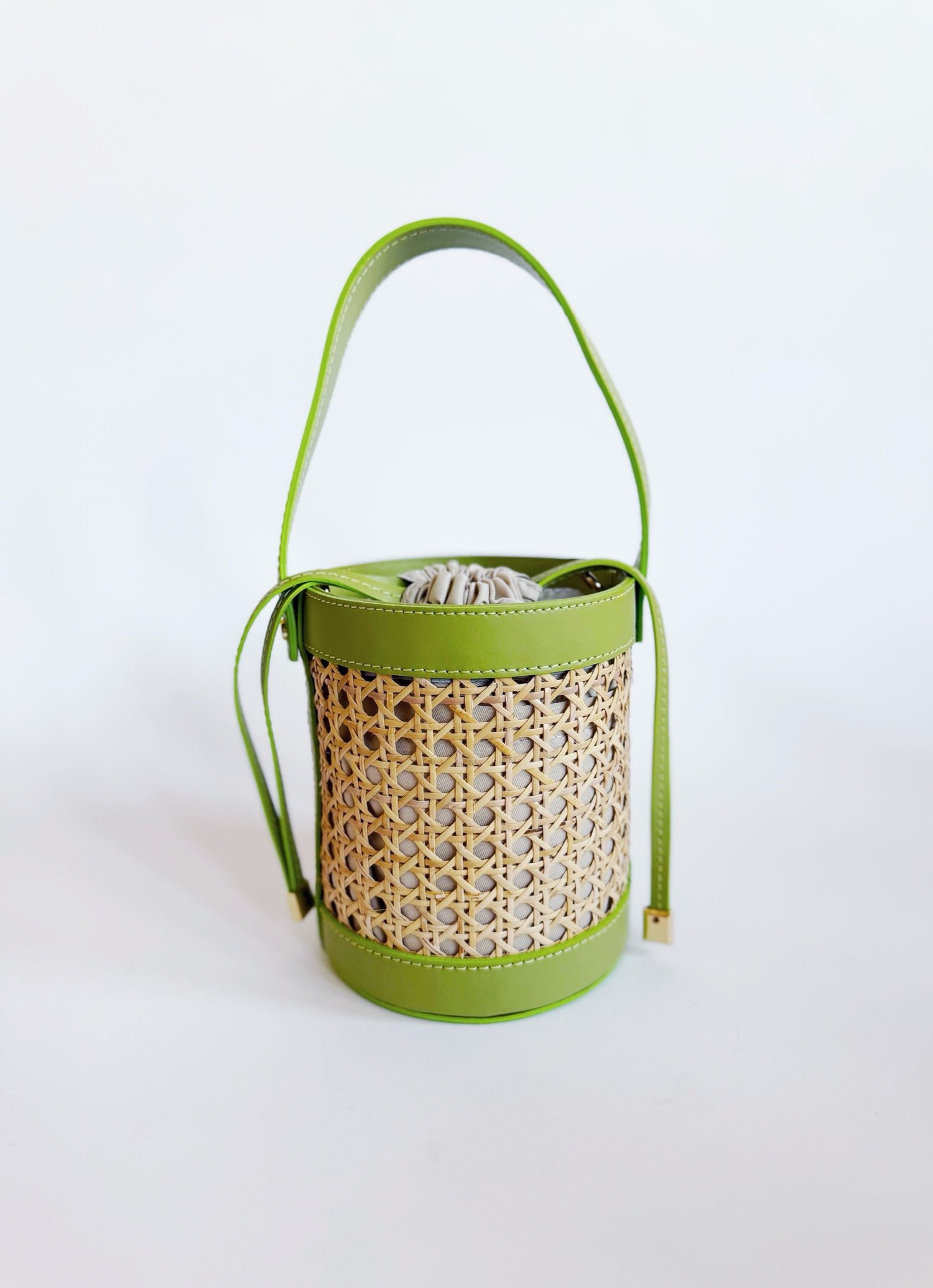 Cane Wicker Bucket Bag — COLORES COLLECTIVE | Colores Collective