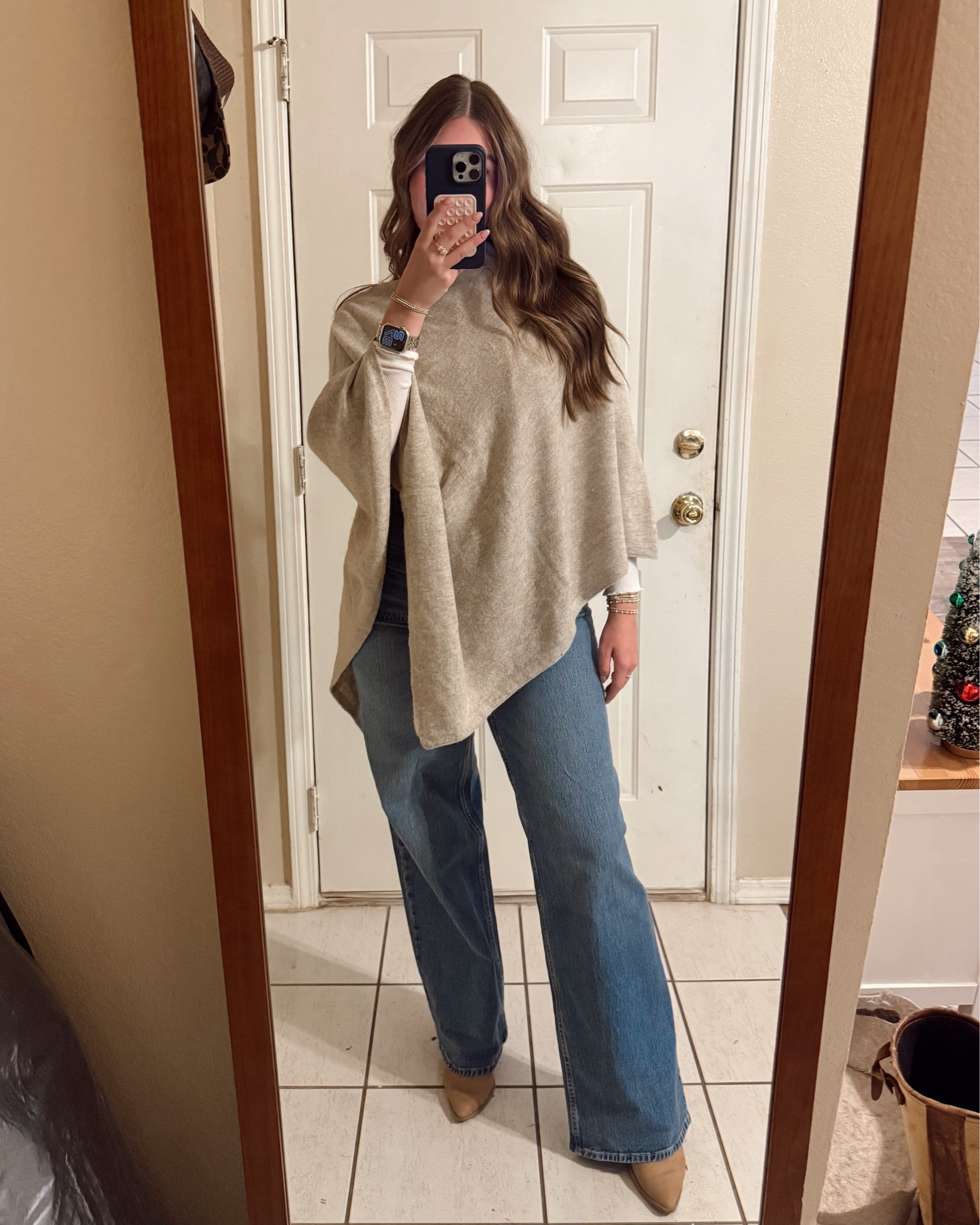 Perfect casual outfit for less! 💙
Wearing S/M in top and 4 Long in jeans!! #LTKFindsUnder50

#LTKTall