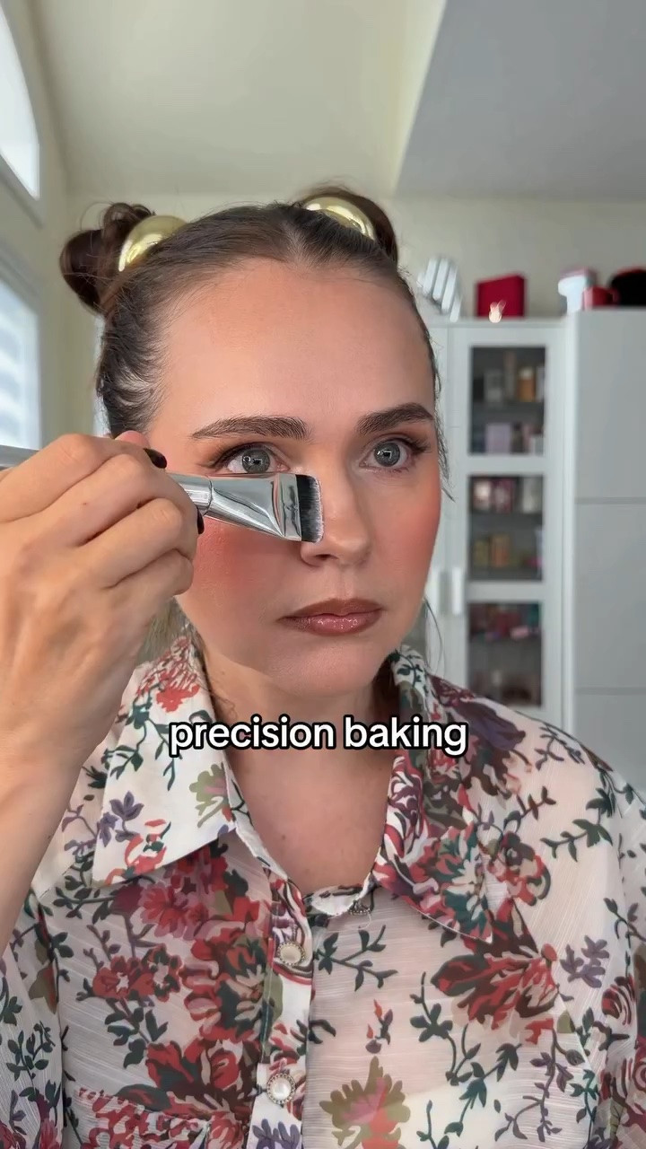 New makeup technique unlocked: precision baking @hudabeauty @quobeautylove #hudabeauty #makeuphacks