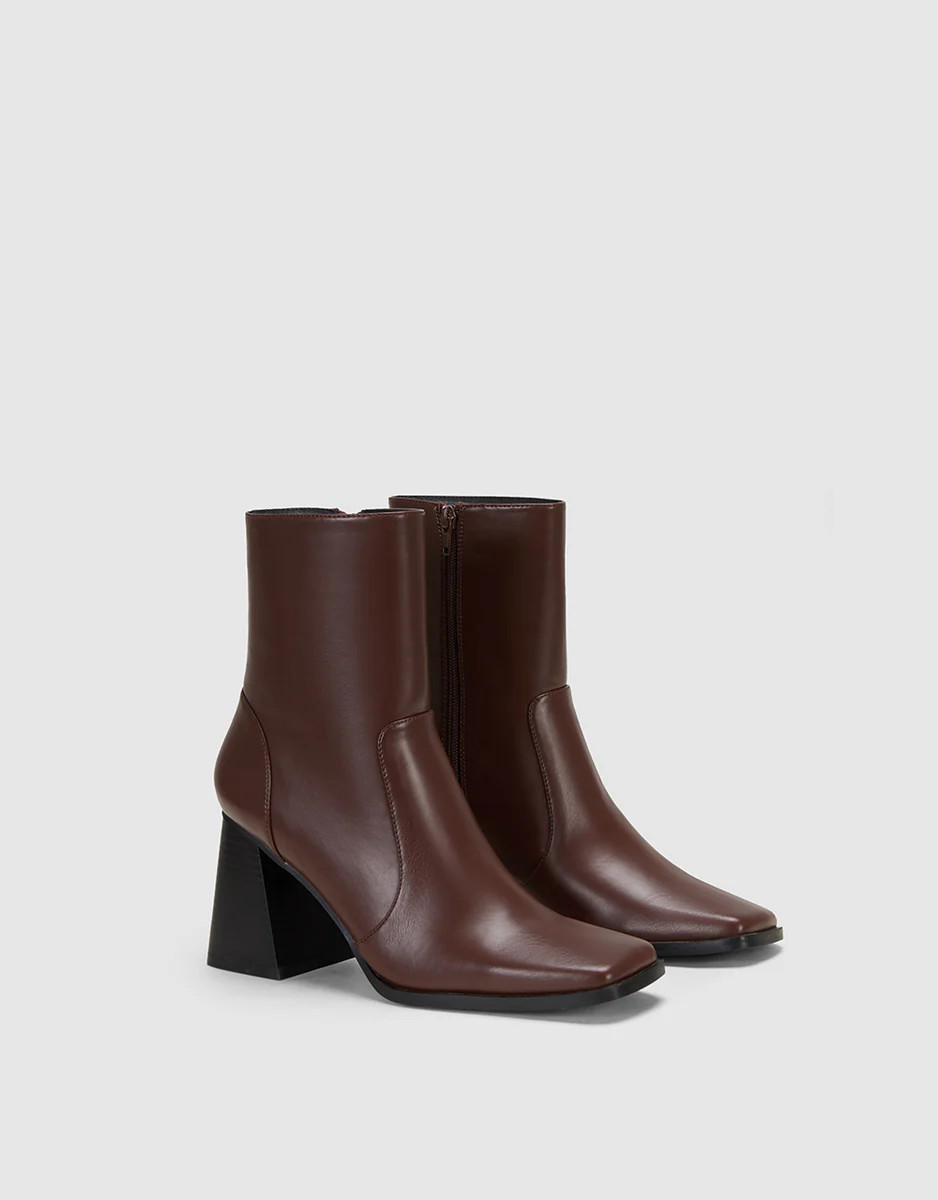 Heeled Square Toe Boots | Urban Revivo