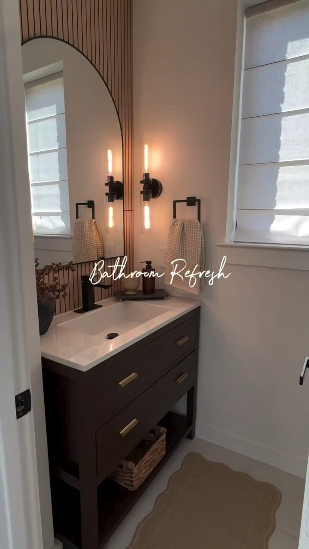 Taking down Christmas decor slowly and giving each space some love 🤎
Today’s spotlight: the half bath styled with cozy, organic touches 
 The wall panel I have is color Natural Oak 

Feliz Domingo amores ! Bendiciones 🙏🏻

#ａｅｓｔｈｅｔｉｃ #organicmodern #micasa #bathroom #bathroomideas

#LTKFindsUnder100 

#LTKSeasonal #LTKHome