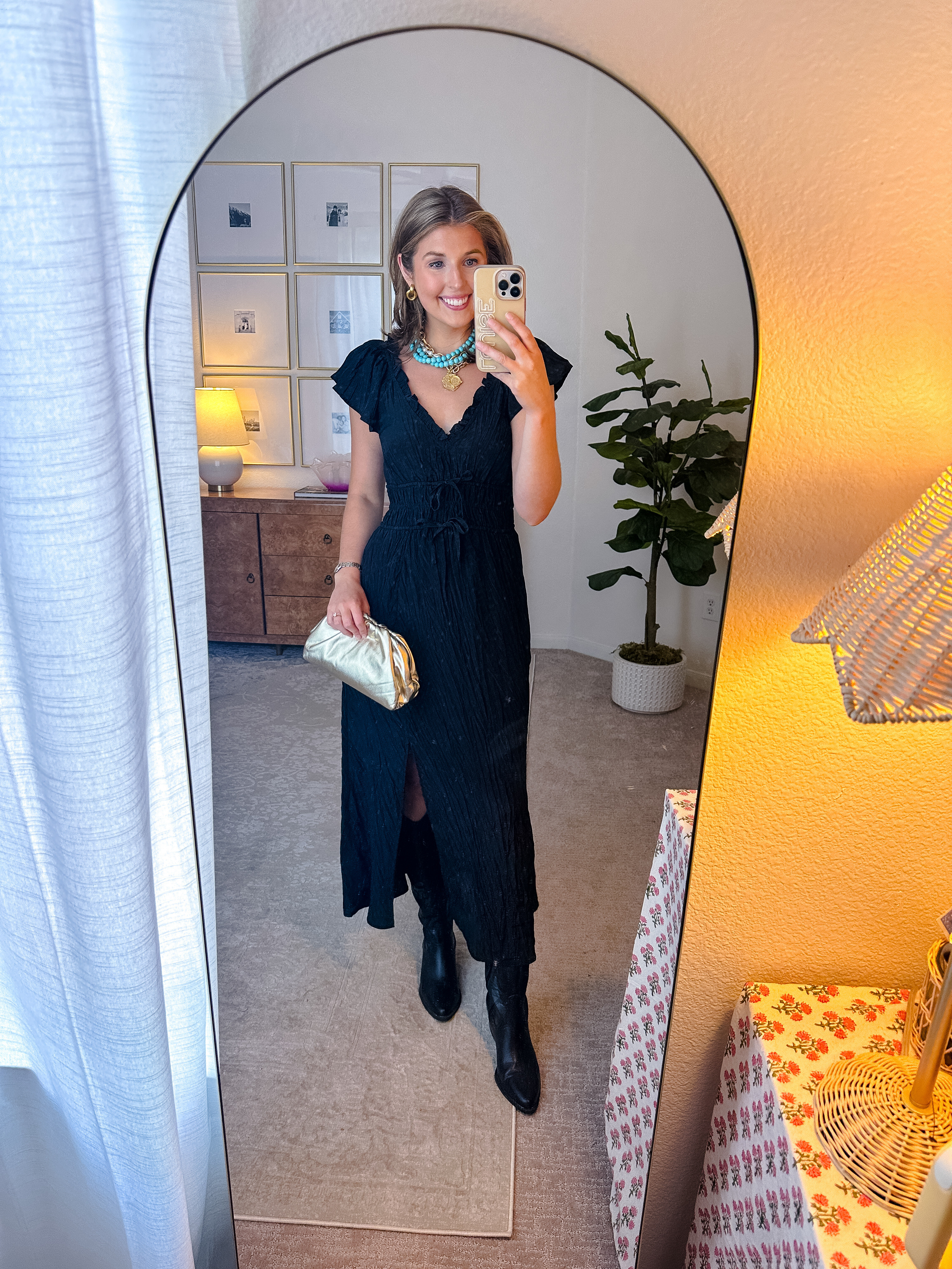 Western chic outfit idea! Wearing an XS in dress 