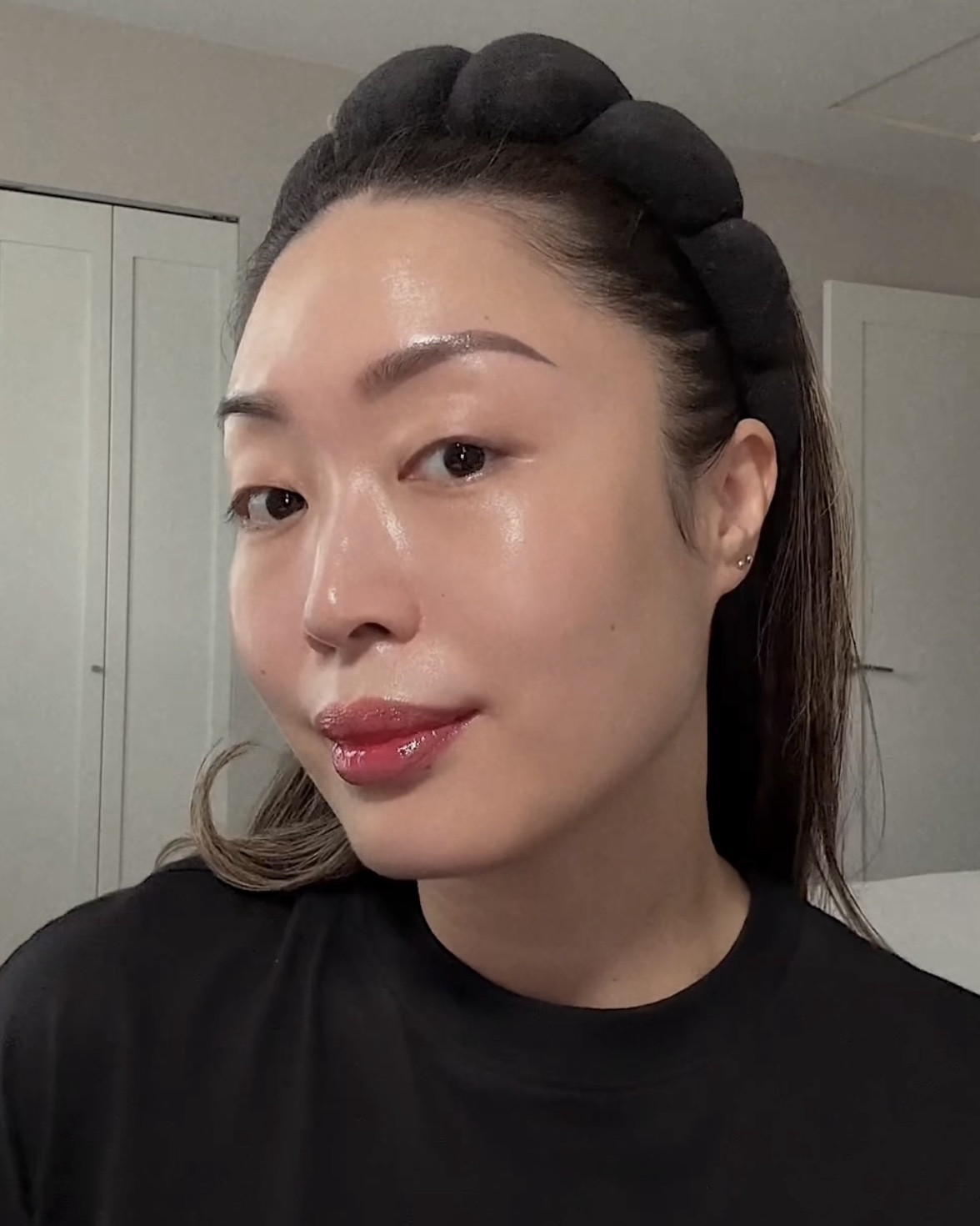 Less time, more glow: my morning skin fix ✨

Busy mornings call for skincare that works fast. This under-10-minute routine brings the brightness, the bounce and the glow — no filter needed. 👌🏼

#RealisticGRWM #MorningSkincareRoutine #MomLife 

#LTKspring #LTKbeauty #LTKcanada