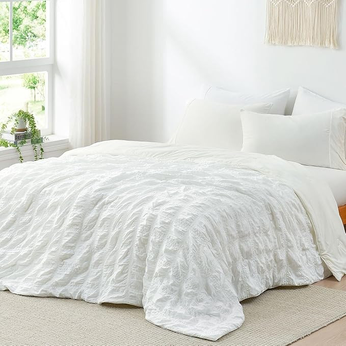 Cozy Bliss Cooling Comforter Queen Size Seersucker Plaid White | Amazon (US)
