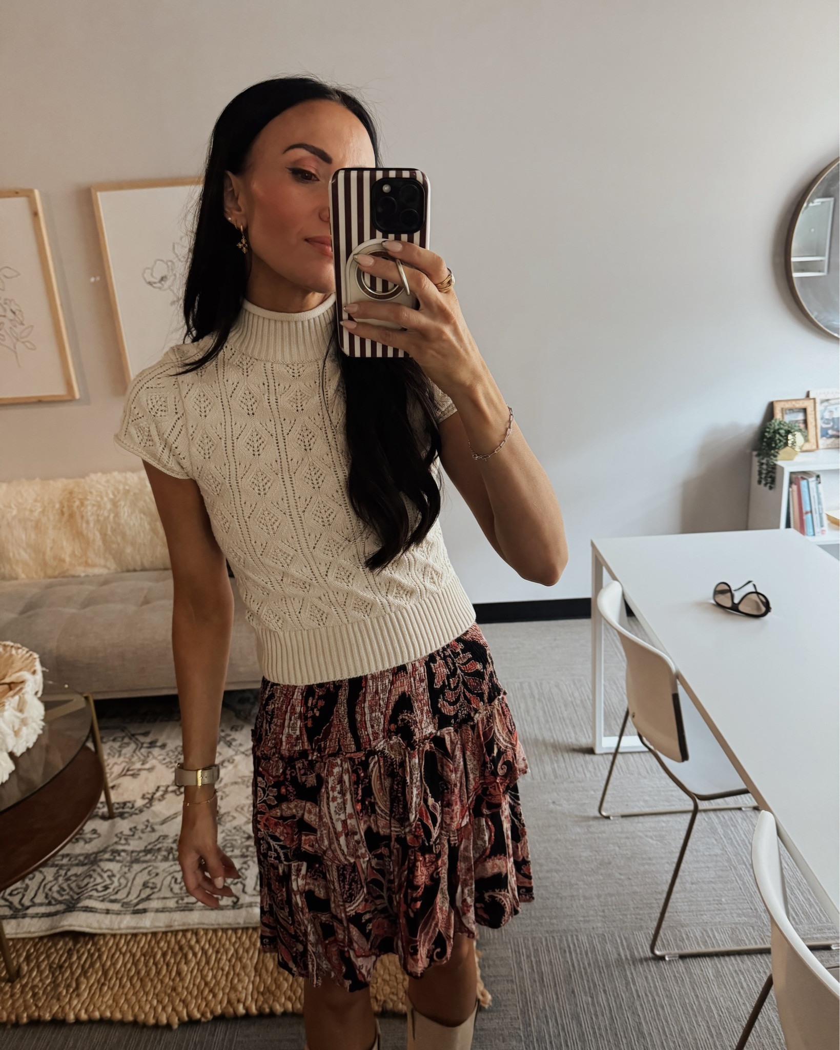 Lately I’ve noticed Paisley is creeping back onto the scene with the bandana trend hitting so hard this last year. Keep an eye out as I know we’ll start to see this print more. 👀

This skirt is from @anthropologie but it’s older, I’ll try to link similar.