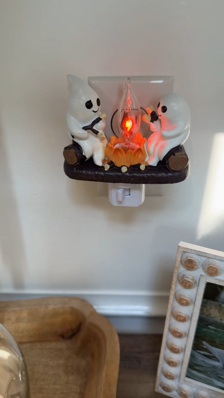 Halloween Night Light | Halloween Decor | Halloween Finds 

#LTKFindsUnder50 #LTKHome #LTKSeasonal