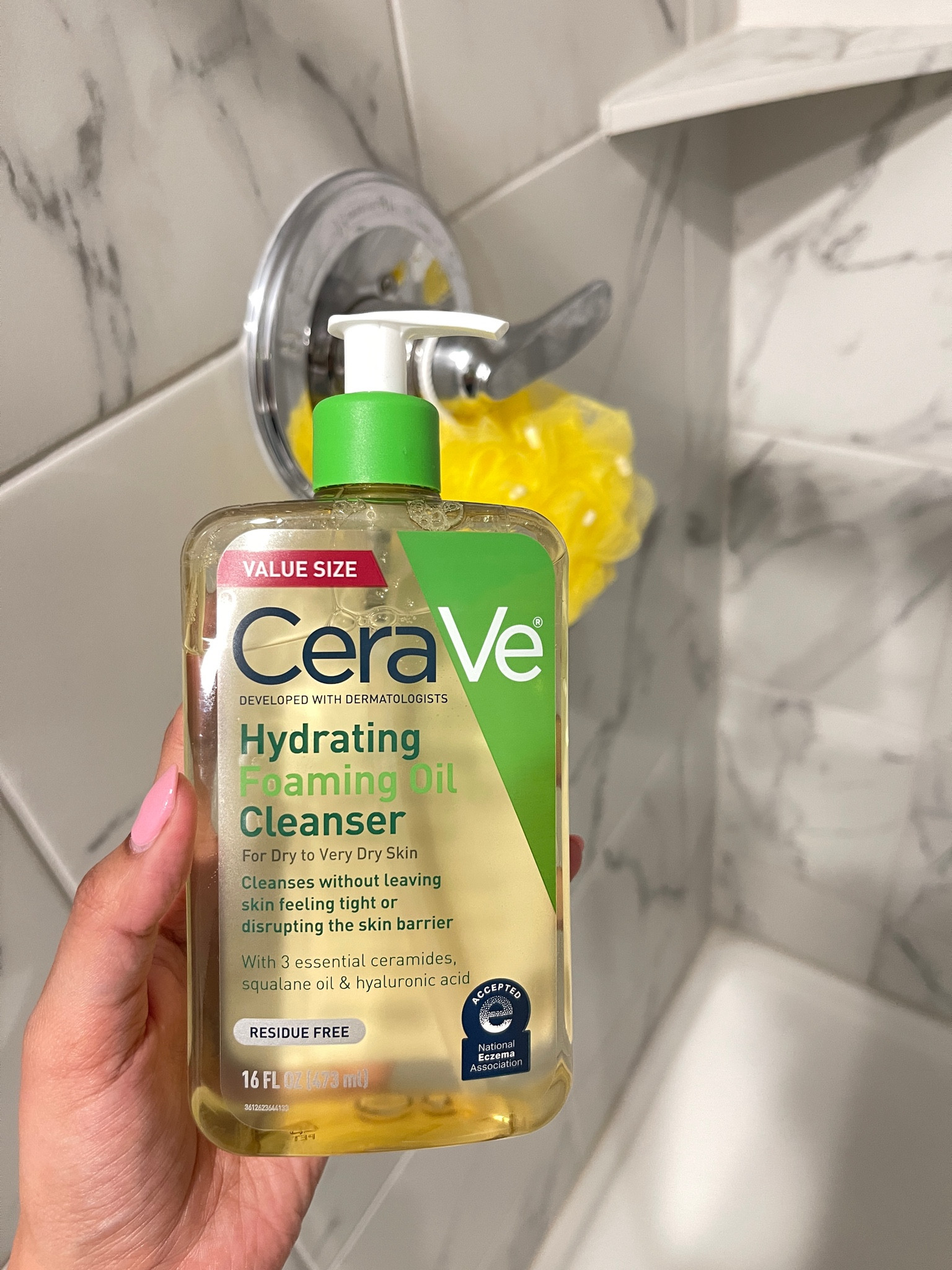 OBSESSED with this CeraVe Hydrating Oil Cleanser after only one week! I’ve noticed a huge improvement after noticing some dry flaky skin, 10/10!
#skincare #sensitiveskincare #fragrancefree

#LTKbeauty #LTKfindsunder50 #LTKfindsunder100