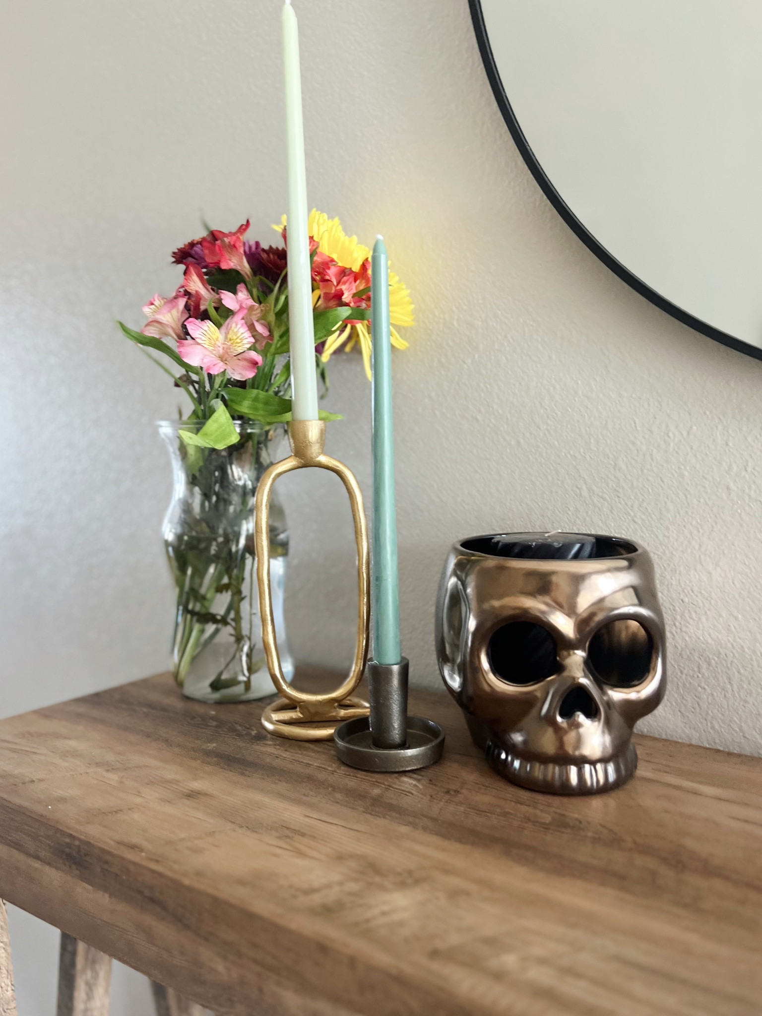 Fall decor - fall living room decor - fall entry way decor - Halloween decor - entry way table - fall coffee table decor - Target fall decor - Amazon fall decor - skull decor 
#LTKSeasonal #LTKHalloween #LTKhome
