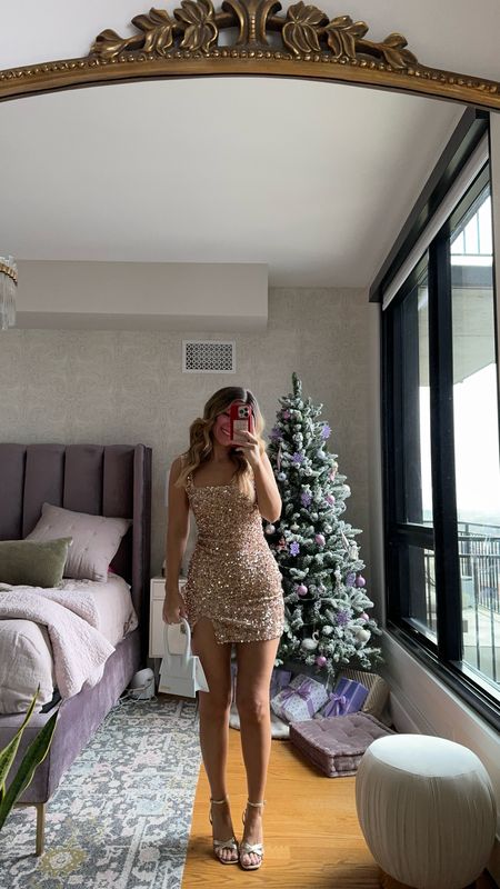 gold sequin mini new year’s eve dress
in my usual small


#LTKparties #LTKHoliday #LTKSeasonal