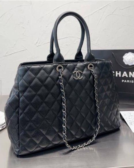 Chanel tote bag
#dhgate

#LTKsalealert #LTKfindsunder100 #LTKitbag