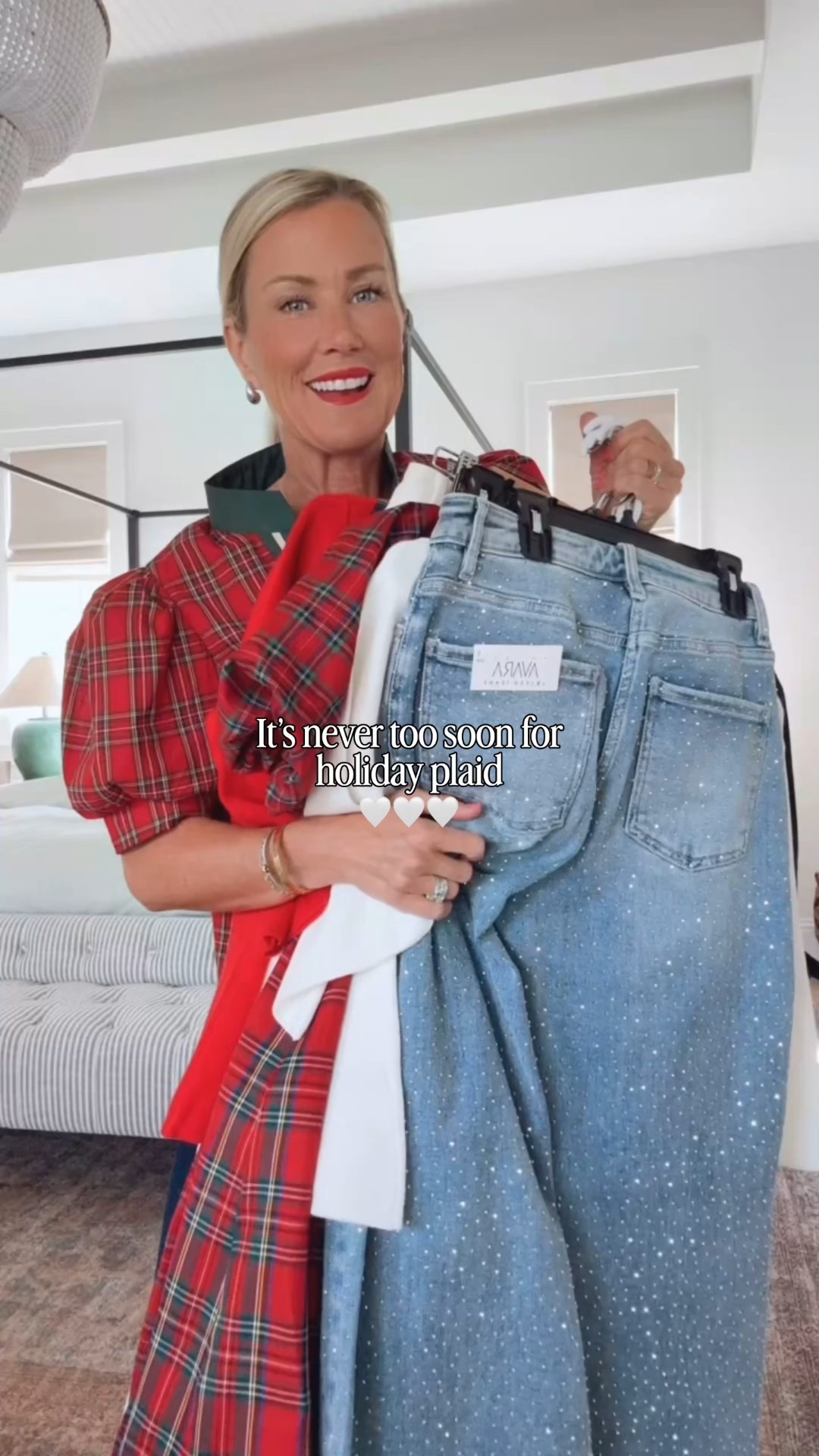 Avara just dropped the cutest new looks for the holidays! It’s never too early to start shopping for events and parties before things sell out. 🥰👏🏼