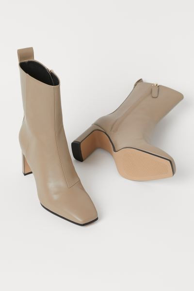 Ankle boots
							
							€39.99 | H&M (UK, MY, IN, SG, PH, TW, HK)