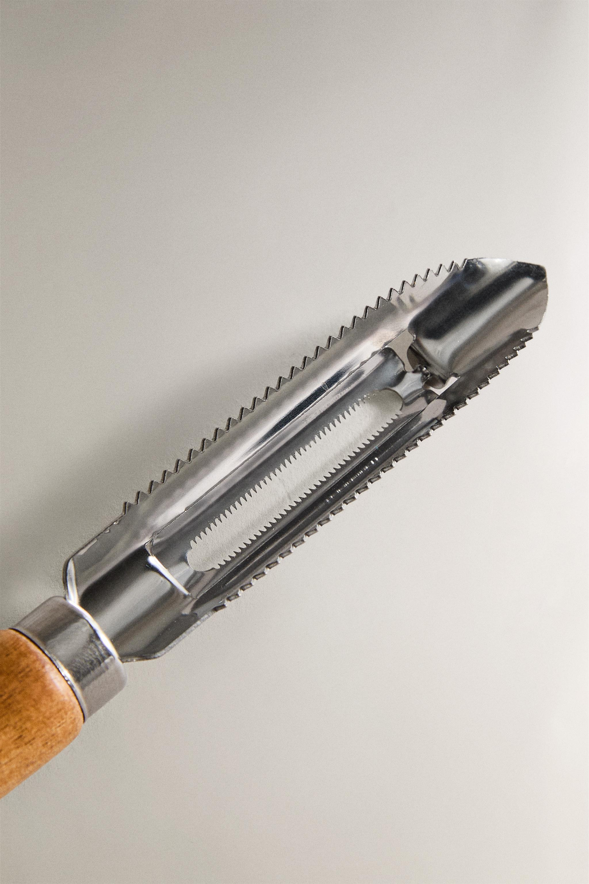 KITCHEN PEELER WITH WOODEN HANDLE | Zara US