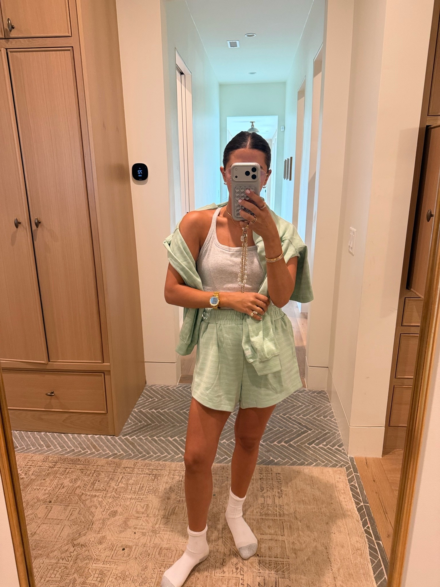 New DD just dropped!! 🩷❤️🧡💛💚🩵💙

Wearing a M/L

Dressupbuttercup.com #dressupbuttercup #dederaad