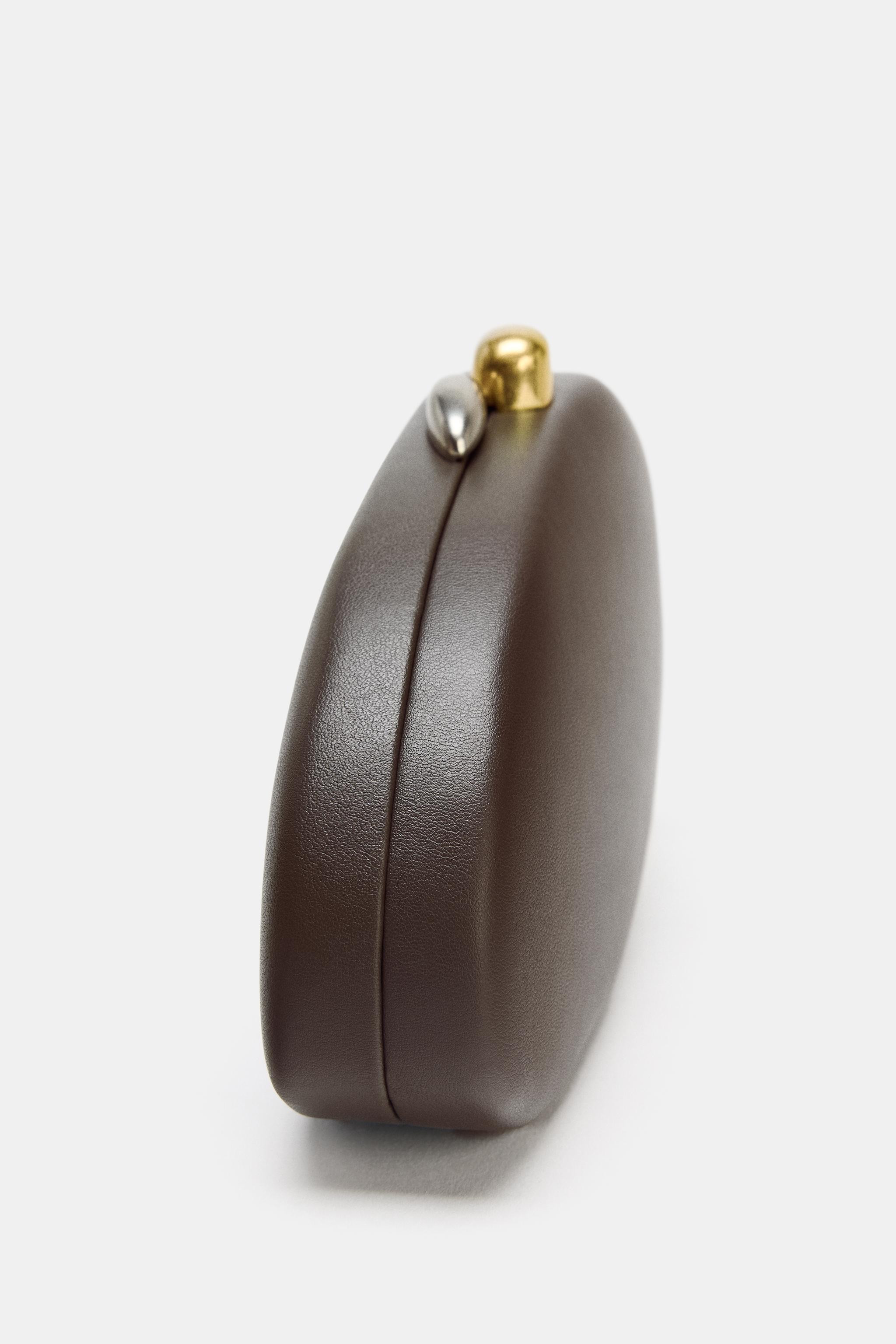 METALLIC CLOSURE CLUTCH | Zara UK