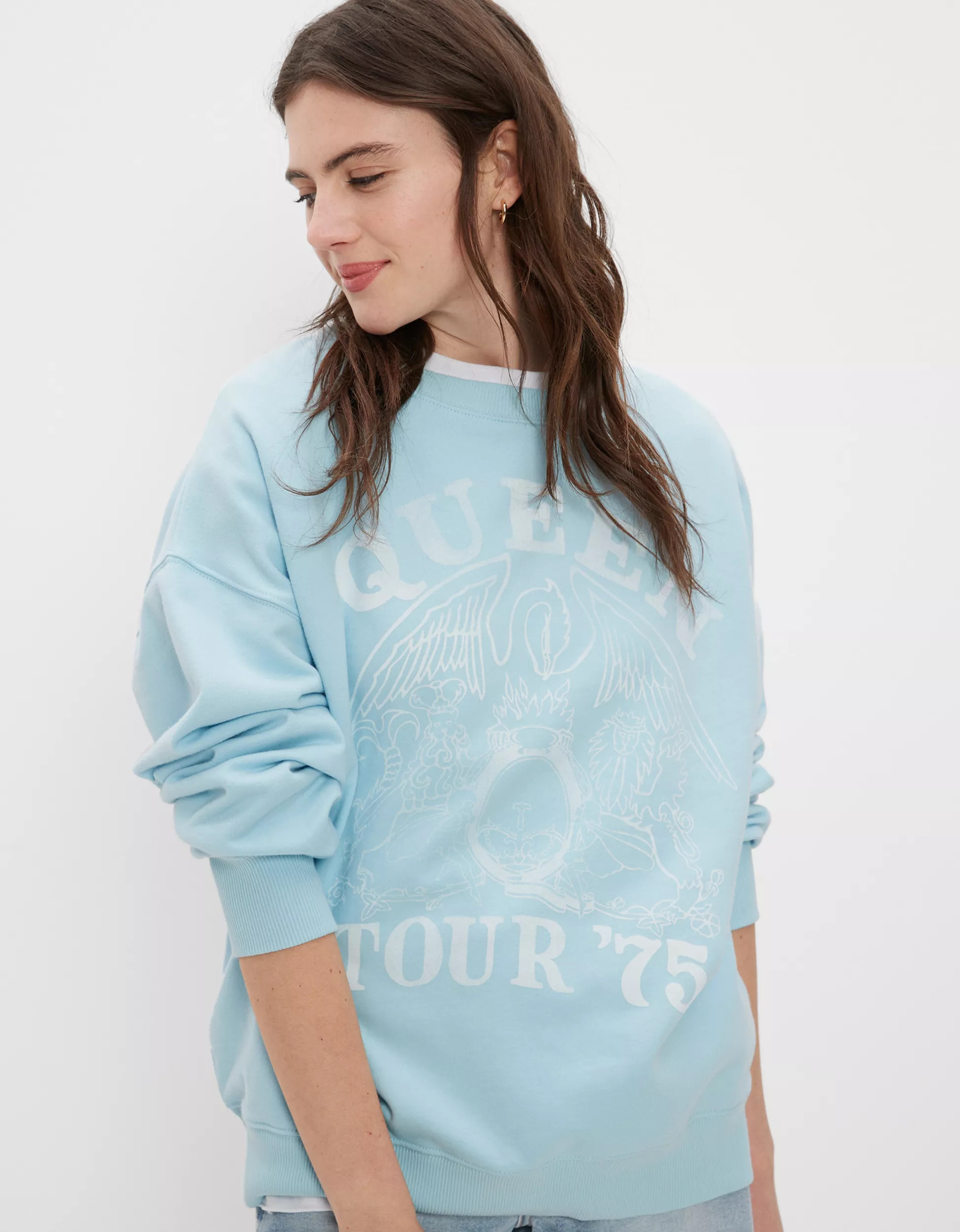 AE Oversized Queen Graphic Sweatshirt | American Eagle Outfitters (US & CA)