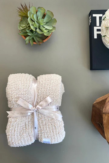 Dream Buttery Blanket | The Styled Collection