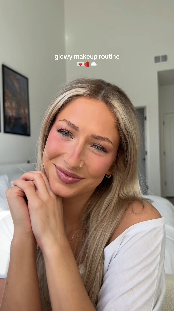 the perfect pinky look😊 more content on tiktok @macy.loe