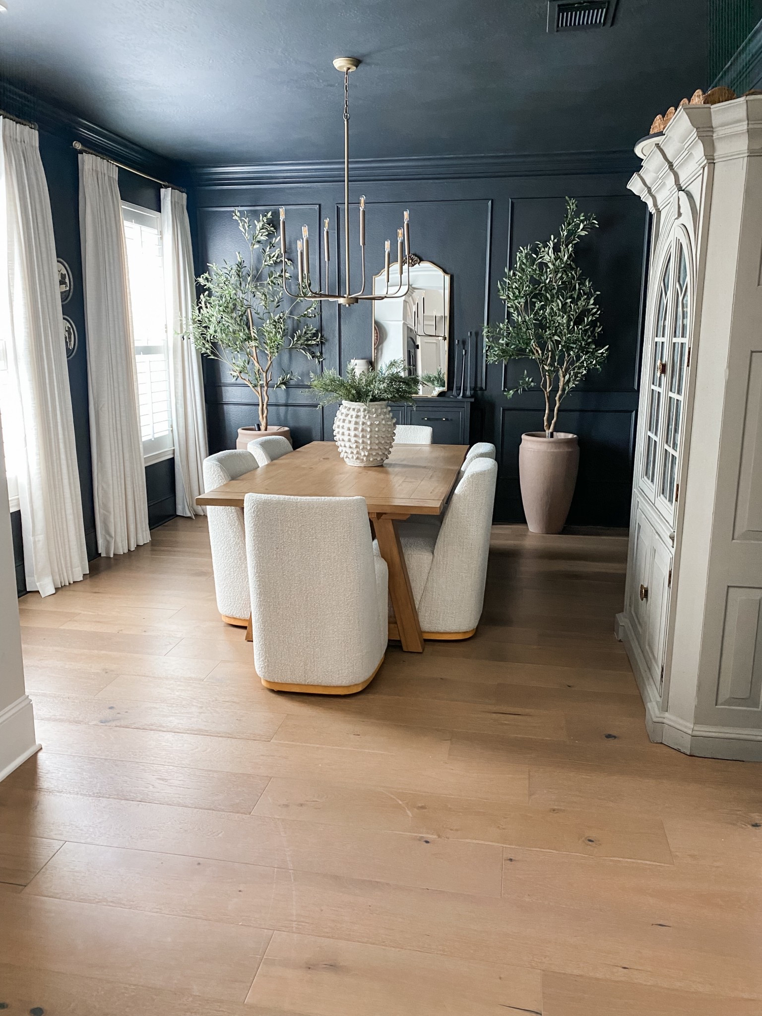 Black dining room! Paint color is Tricorn Black 