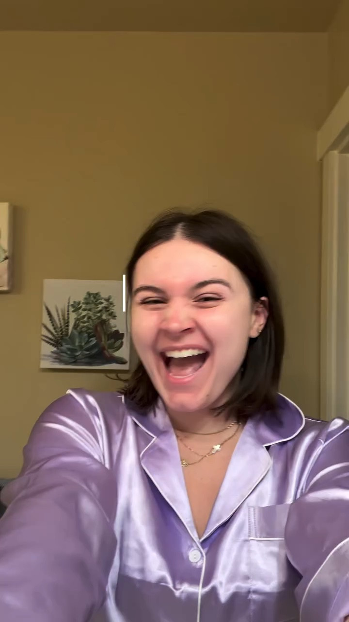 Happy vlogmas day 12! Join us for our first SolidCore class with @emma.brand and our amazing teacher @josie_stucky 🤭

Kinley and I are back in Seattle and we had a jam packed day of exercise. There is nothing quite like spending Christmas in Seattle and if you’re a local, don’t forget to tell the SLU SolidCore we sent you because you’ll get 2 weeks of unlimited classes for only $89 👀

#solidcore #solidcoreslu #workoutvlog #vlogmas #vlogmas2024 #workoutwithme #seattlefitness

#LTKFindsUnder100 #LTKFitness #LTKActive