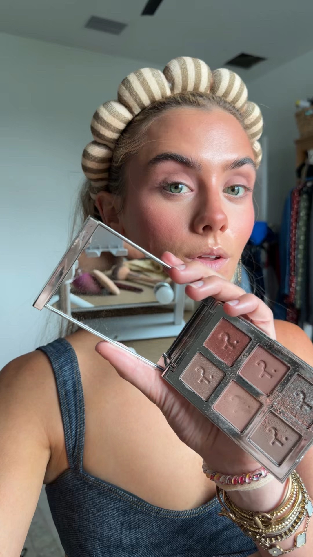 Get ready for your dream date. PATRICK TA’s first shimmering eyeshadow edit includes a curation of mattes and shimmers—the only six shades you need for a romantic eye look. The blendable, buildable mattes glide on buttery smooth, while the brand new shimmers add a pearlescent sheen on top.
 @Sephora @kohls @patricktabeauty