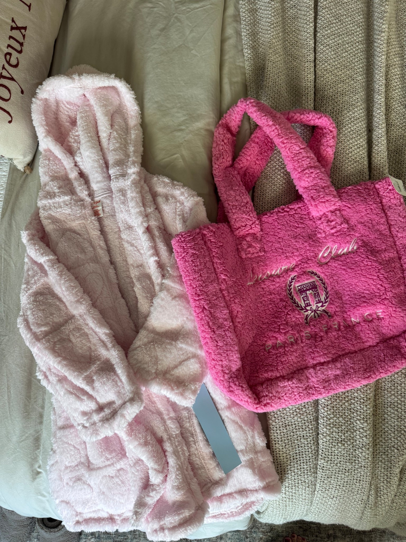 Target is having a sale on their kids clothing and accessories. I grabbed this cute robe and tote bag for the girls Christmas gifts! 

#LTKKids #LTKSaleAlert #LTKGiftGuide