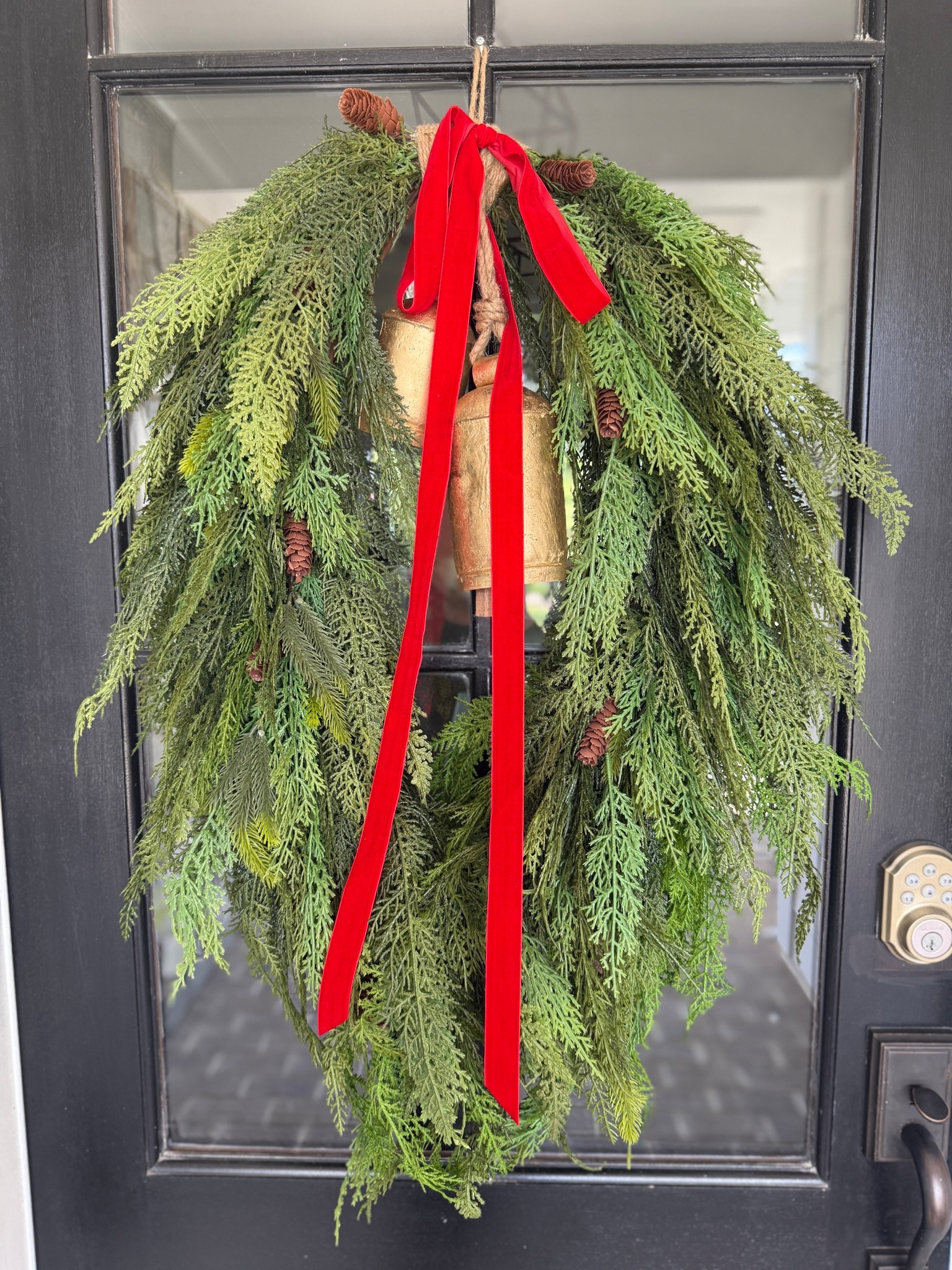 The most stunning Christmas wreath ever!!!

#LTKSeasonal #LTKHome