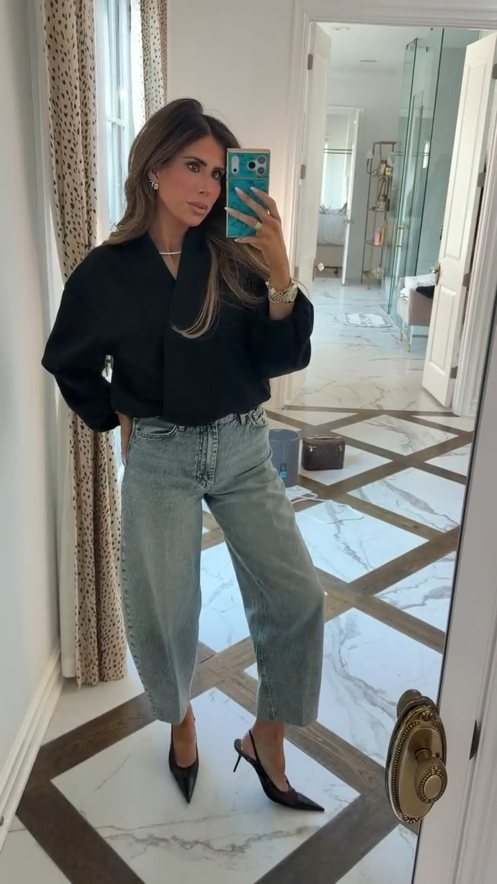 Super soft H&M pullover! I’m wearing a small and US 4 in jeans color light blue! 

Zara fashion, Zara finds, H&M fashion, H&M finds, Fall outfits women, Fall pullover, Teacher outfits, Business casual workwear, Gemme Beauty, Emily Gemma

#LTKSeasonal #LTKWorkwear #LTKgrwm