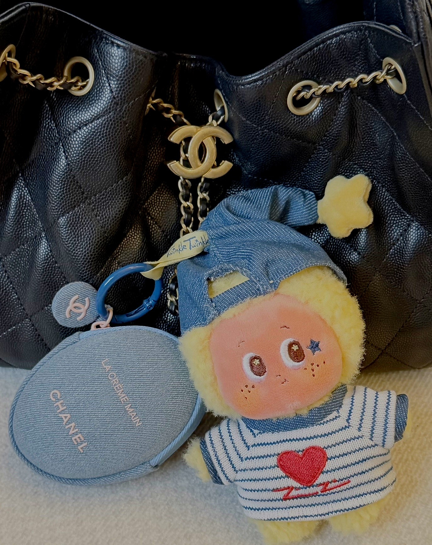 ✨ Luxury you can carry everywhere ✨

I always keep my CHANEL La Crème Main in my bag — it’s the perfect everyday hand cream.

✔️ Deeply nourishing
✔️ Softens instantly
✔️ Gives that subtle glow
✔️ And smells like pure elegance

Especially during cold Canadian winters, this is my go-to for keeping my hands soft and hydrated. The texture is lightweight, non-greasy, and absorbs beautifully.

If you’ve been thinking about investing in a luxury hand cream, this one is 100% worth it 🤍

Shop it through my link — I’ve linked the exact one here 👇

#LTKbeauty #ChanelBeauty #LuxuryEssentials #HandcareRoutine #EverydayLuxury
