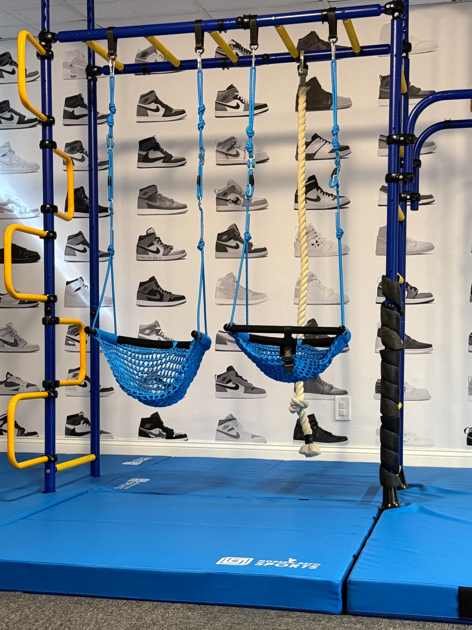 The coolest wallpaper 

This shop is filled with the best of the best!


Stick on wallpaper, Nike shoes, jordans

#LTKHome