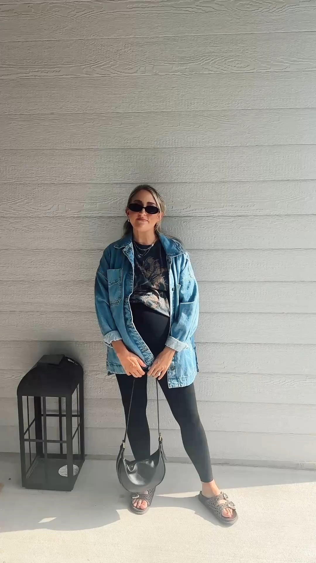 #freepeople #oversizetee #amazonfinds #maternitystyle #bumpstyle #momootd #amazonleggings #amazonstyle 