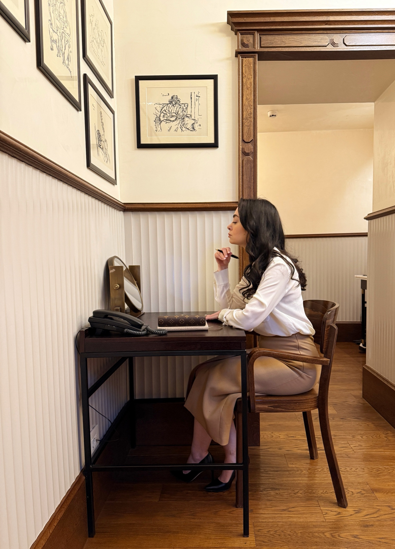 Blouse: Sezane
Skirt: Sezane
Heels: Via Spiga
Planner: Louis Vuitton
Notebook: Smythson

#LTKtravel