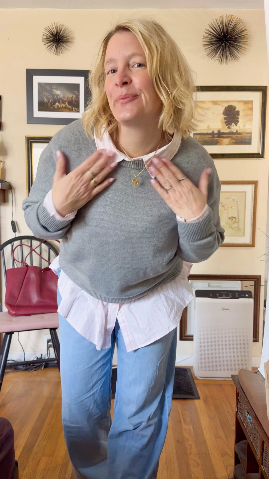 It’s Friday and yes… I dressed like I had somewhere important to be (even if it’s just with myself) 💅🏼✨
Layered up in my spring sweater and wide leg pants because casual and chic is a personality trait at this point. Me day, main character energy, and zero explanations needed. If effortless had a face… it’d be this look. 🤎

#FridayFit #MeDayEnergy #CasualChic #LayeredLook #WideLegVibes



#LTKOver40 #LTKMidsize #LTKTall