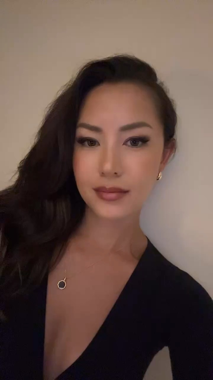 Fun video trend! #goldjewelry

#LTKBeauty
