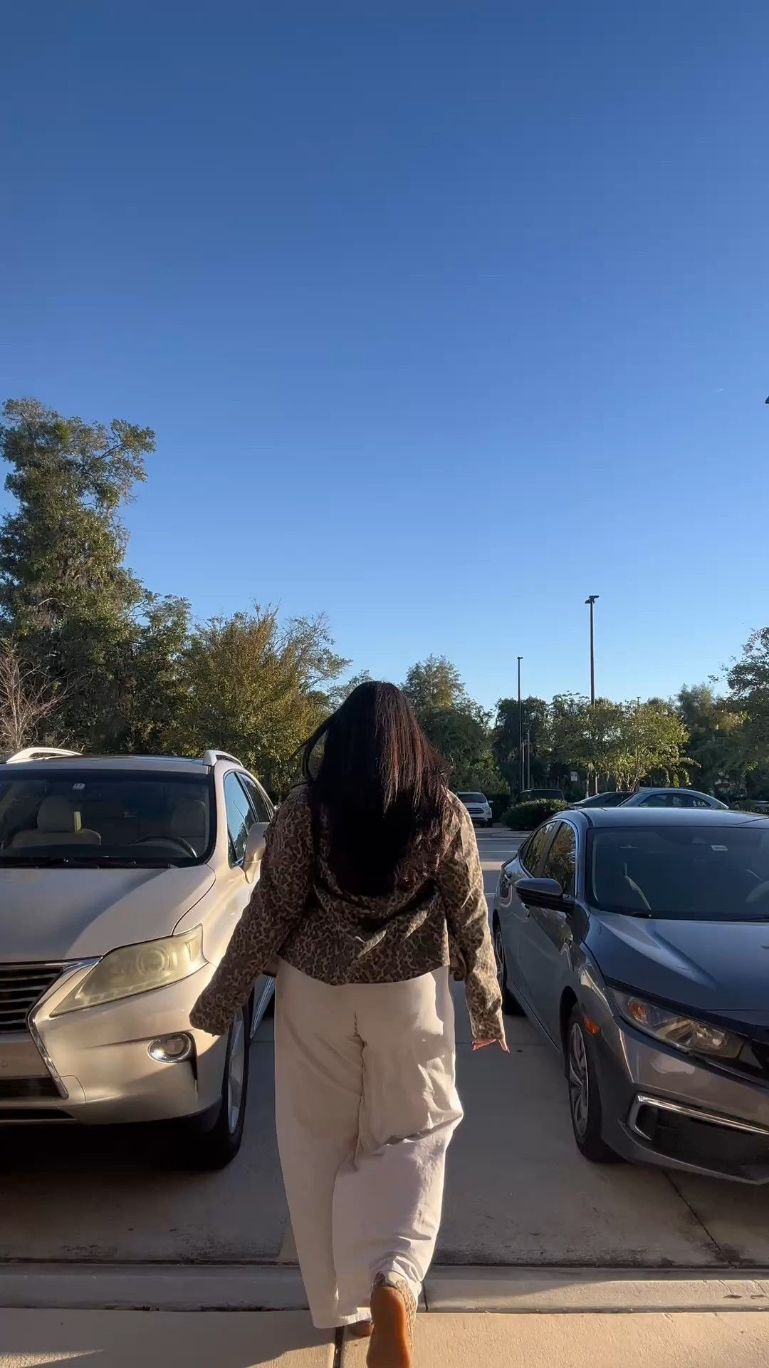 Comfy errands outfit for my busy girlies 🚗✨
Easy, effortless, and cute — because running around town still deserves a vibe 🤍

Plus size everyday outfit
• Soft strapless top – comfy + flattering
• Stretchy wide-leg pants – breathable & polished
• Light layer for on-the-go days
Perfect for coffee runs, grocery trips, and car-playlist therapy moments ☕️🎶

Keywords: plus size errand outfit, comfy casual look, everyday basics, curvy wide leg pants, strapless top outfit, size inclusive style, casual spring outfit, travel outfit, minimalist neutral outfit

Linked everything — size-inclusive, comfy, and actually wearable 🤍✨


#LTKStyleTip #LTKPlusSize #LTKActive