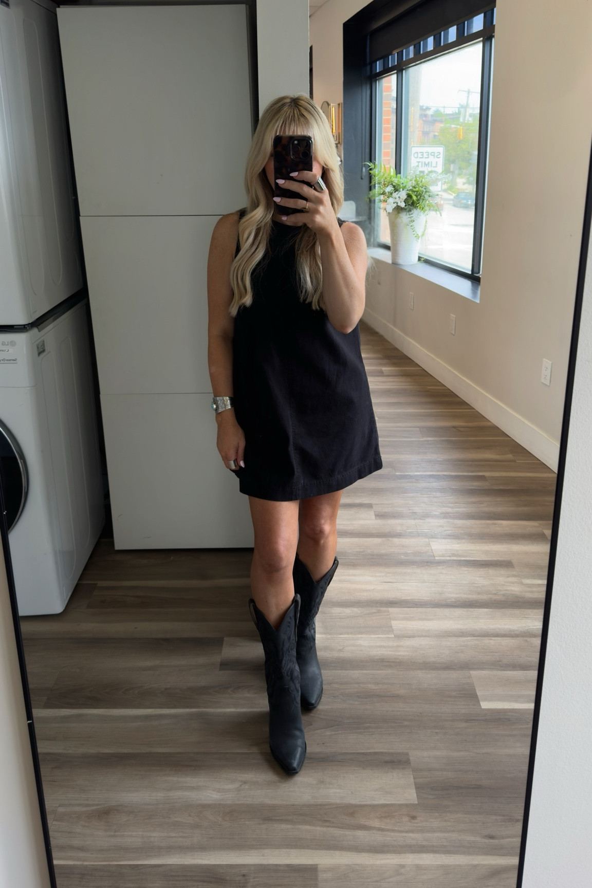 Black dress size small 
Black western boots size 7


#LTKootd #LTKWorkwear