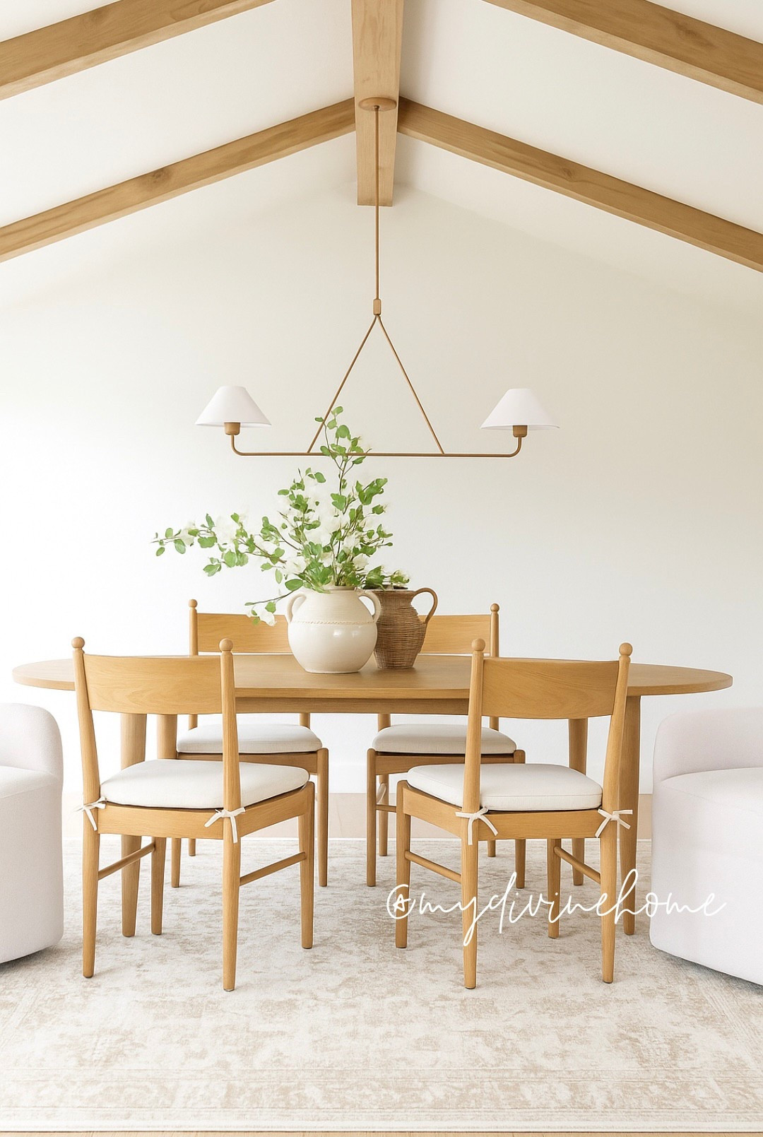 3D Rendering of a simple affordable dining room! Plus more options!

Dining room tables, dining room chairs, slipcover chair, dining room chandelier, dining room ideas

#LTKSaleAlert #LTKHome