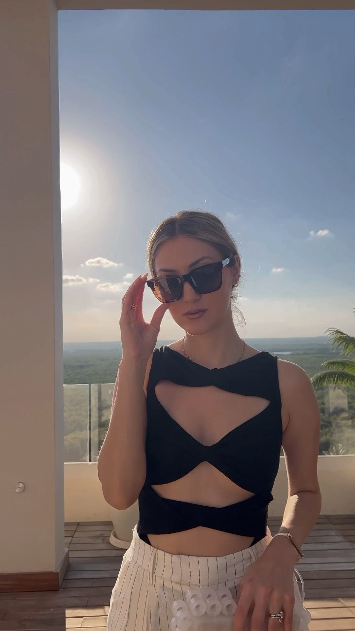 Head to toe neutrals⁣
⁣
Bodysuit @baysebrand⁣, small 
Sunglasses @teuxofficial Daybreak | Coffee & Crème⁣ (code DRLUXY10) 
Linen Shorts @target, small 
Earrings @mirandafrye ⁣
Clutch @cultgaia ⁣



#LTKSeasonal #LTKtravel #LTKFind