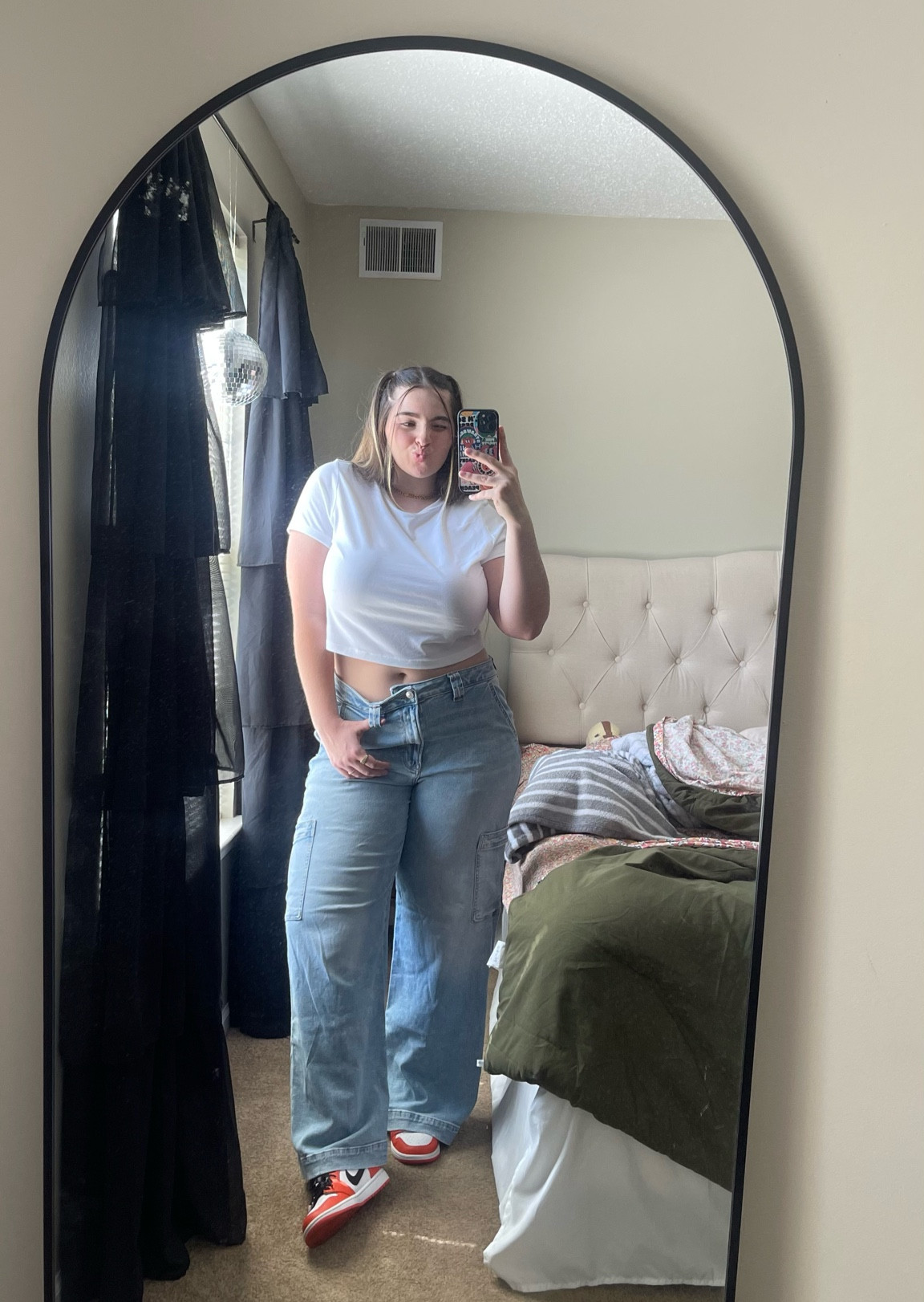 The cutest American Eagle cargo pants 