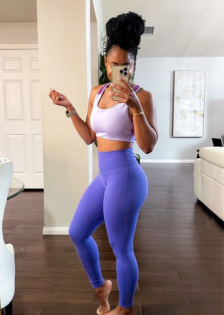 It’s workout Wednesday!!

Love these leggings! Lululemon dupe under $30

I’m 5’2 and 120lb wearing size XS

#liketkit #LTKfitness
@shop.ltk
https://liketk.it/4C0wV

#LTKfitness
