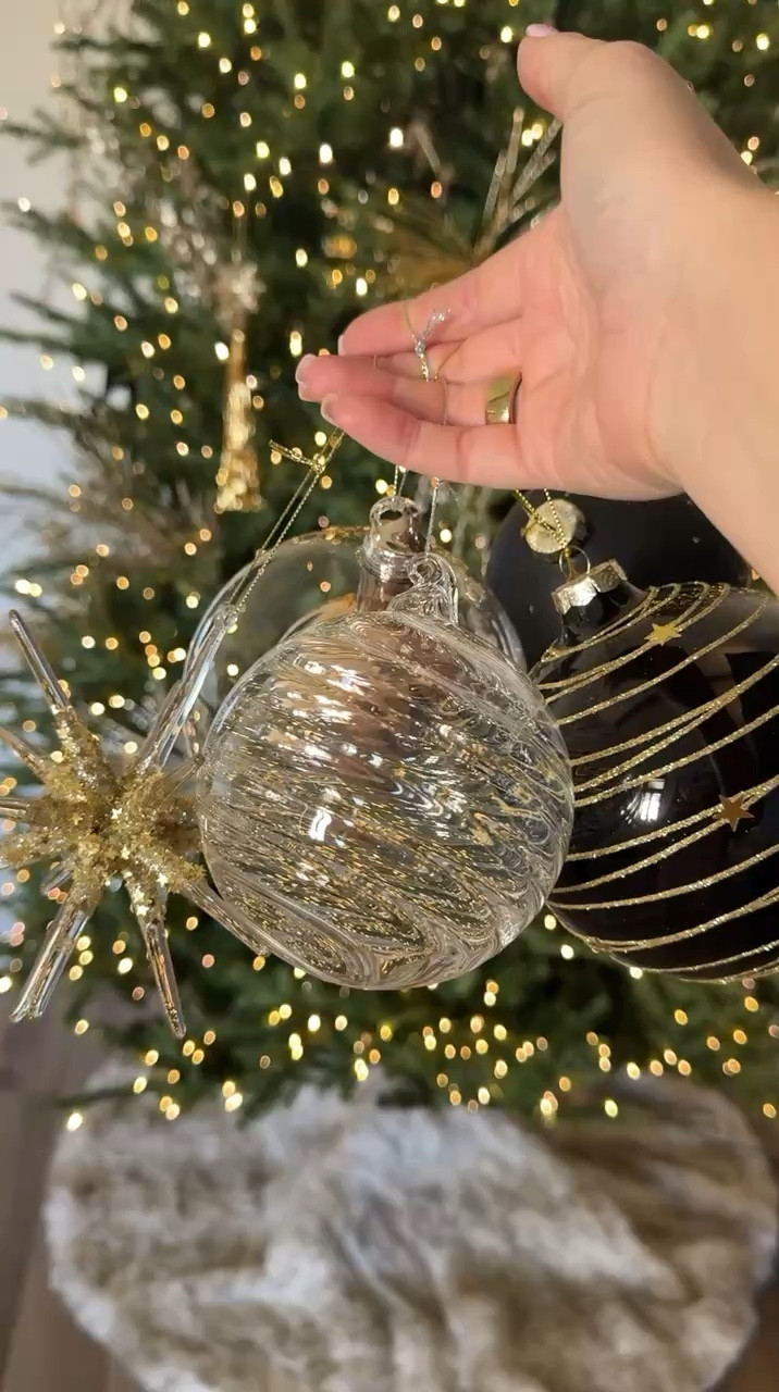 All of our ornaments are anywhere from 30-50% off on Modern Locke and selling out fast! Run before they are gone!

Modern Locke, modern home, holiday, holiday decor, ornaments

#LTKSeasonal #LTKHoliday #LTKWatchNow