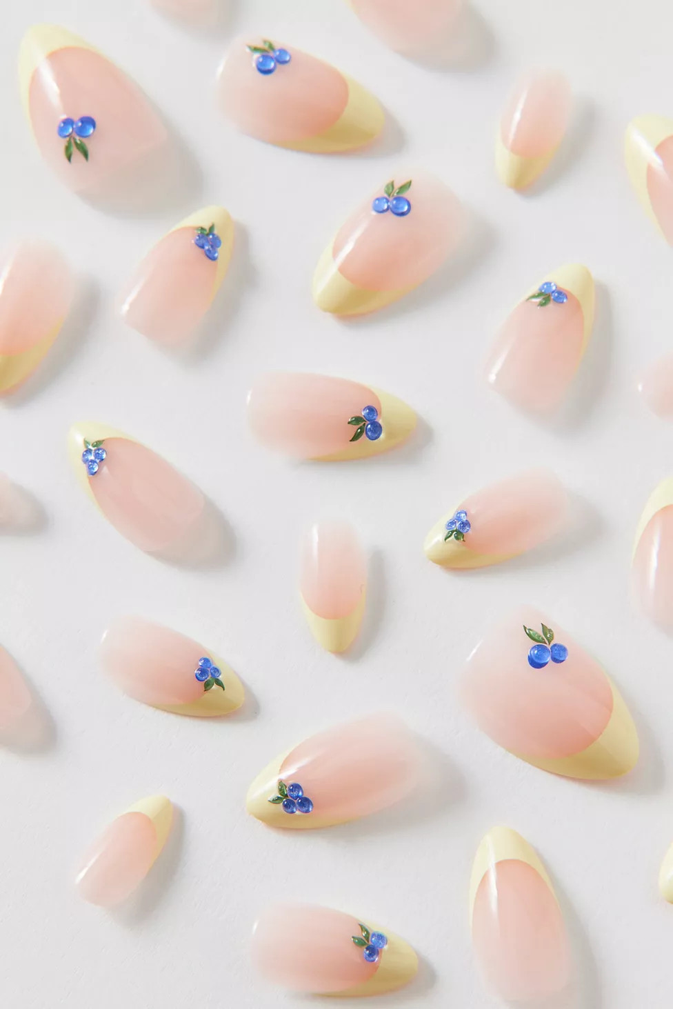 Celebritips Press-On Faux Nail Set | Urban Outfitters (US and RoW)