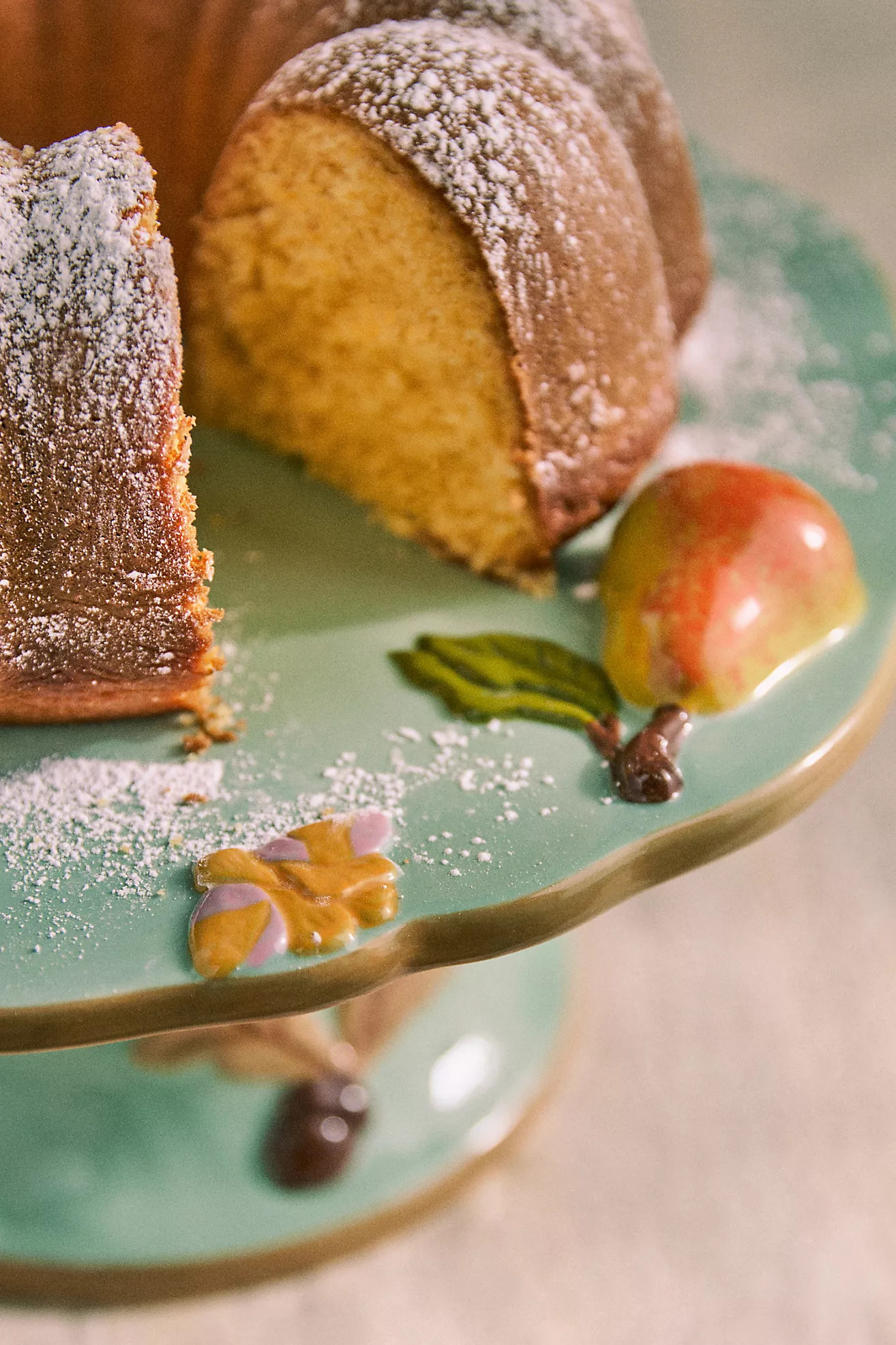 The Faye Icon Stoneware Cake Stand: Fall Edition | Anthropologie (US)