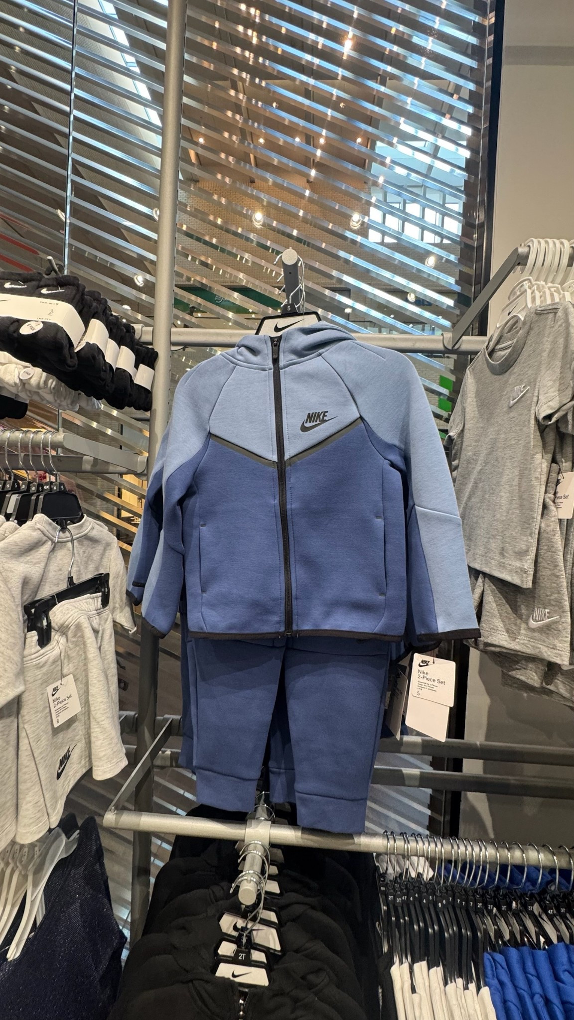 Kids two-tone Nike Tech sweatsuit find! Comes in multiple colors! 

#LTKKids #LTKootd #LTKFindsUnder100