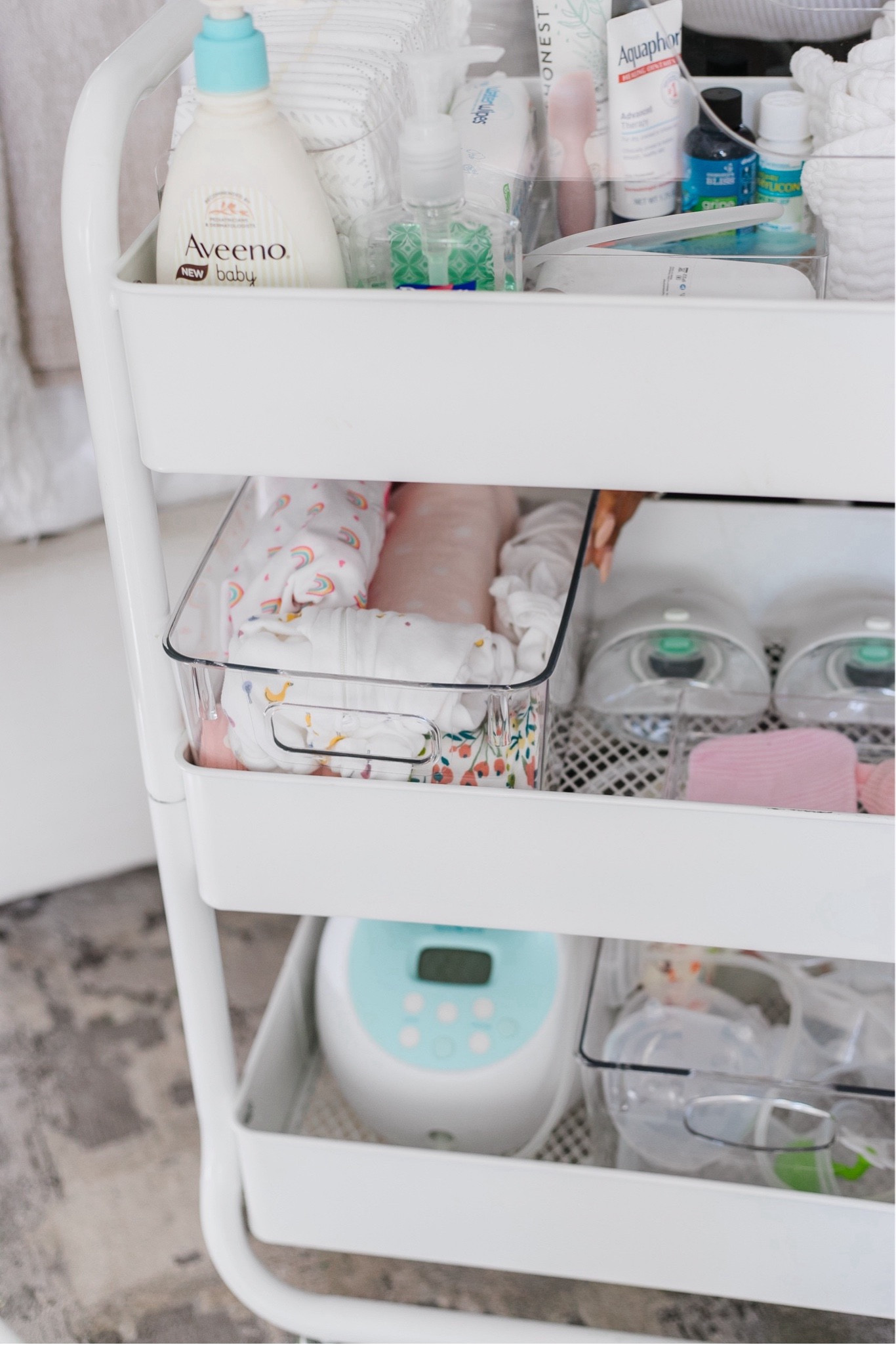 Nursing Essentials From Amazon 🤰🏽

nursing essentials // amazon finds // nursing cart // pregnancy // amazon breastfeeding // amazon pregnancy // pregnancy essentials // nursing bra // nursing mom

#LTKFindsUnder50 #LTKFindsUnder100 #LTKBaby